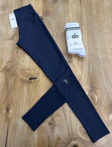 تايتس الو يوجا لايكرا