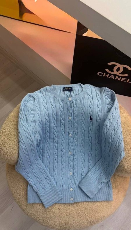 جارزة بولو ثقيلة باللون الازرق الفاتح