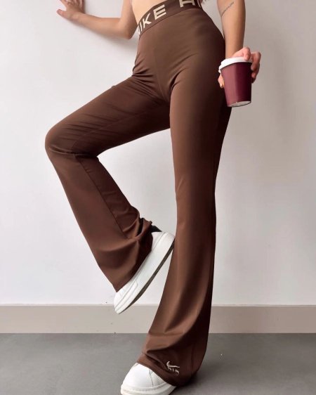 تايتس نايك فلير خصر عالي باللون البني