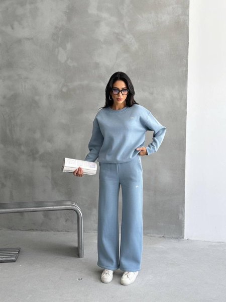 بدله الو يوجا دافيه باللون الازرق