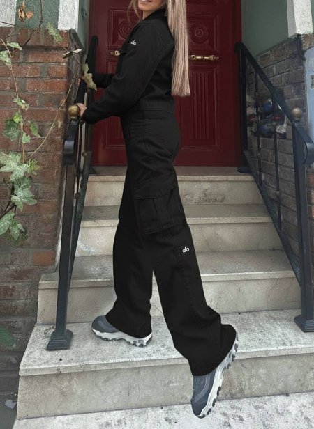 بدلة alo yoga جينس باللون الاسود