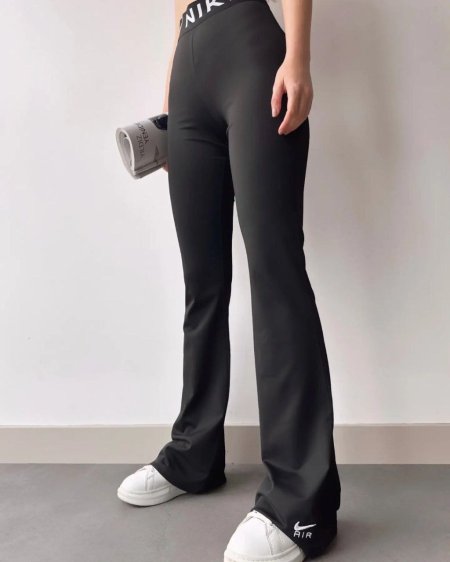 تايتس بقصه فلير نايك باللون الاسود